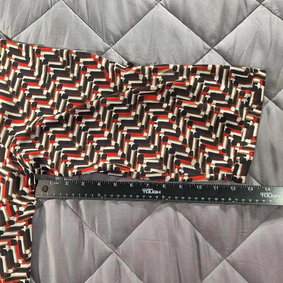 (22/24W) Women's Cato Red Brown White and Black Geometric Patterned Blouse - Picture 5 of 6